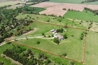 6306 E 1st St, Newton, KS 67114