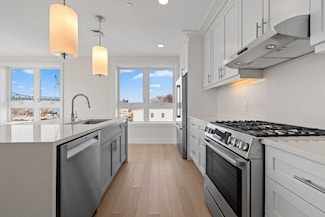301 Border St Unit 601, Boston, MA 02128