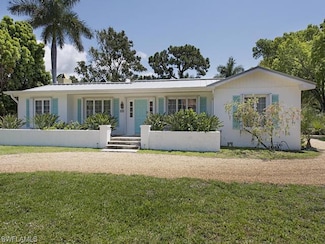 116 3rd St N, Naples, FL 34102
