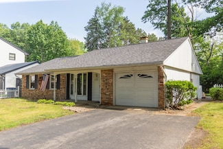 338 Hawthorne Dr, Michigan City, IN 46360