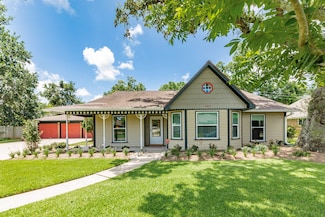 120 Daffodil St, Lake Jackson, TX 77566