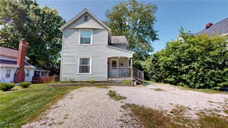 2084 Stone St, Cuyahoga Falls, OH 44221