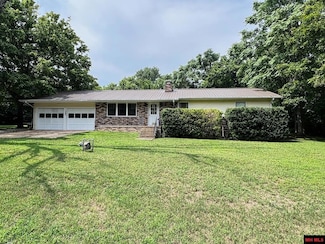 203 Cedar St, Cotter, AR 72626