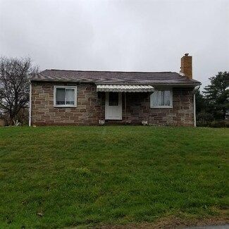 757 7th St, Leechburg, PA 15656