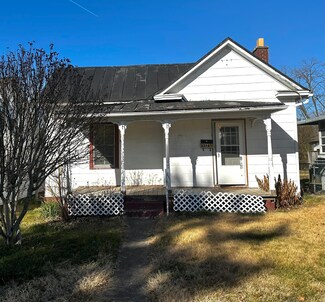 316 E Oak St, Covington, VA 24426