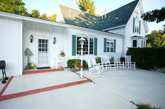 1532 34th St, Allegan, MI 49010
