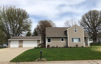 130 2nd Ave SE, Plainview, MN 55964
