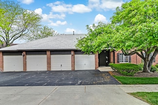 242 Stanhope Dr Unit B, Willowbrook, IL 60527