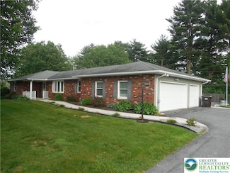 3554 Magnolia Dr, Easton, PA 18045