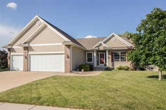 7313 Prairie Hawk Dr SW, Cedar Rapids, IA 52404
