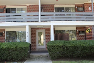 102 Oakwood Ave Unit B6, West Hartford, CT 06119