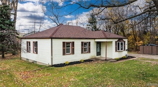 40 North Dr, Lackawanna, NY 14218