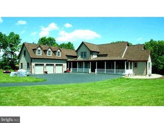 959 Sweetbriar Rd, Perkasie, PA 18944