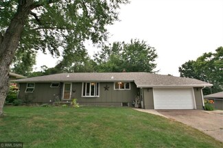 416 9th St N, Bayport, MN 55003