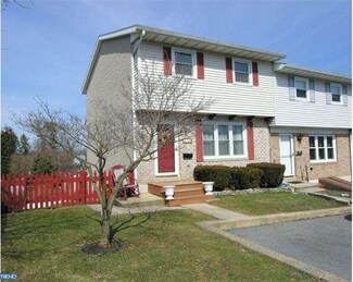 33 Seltzer Ave, Womelsdorf, PA 19567
