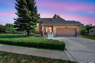 606 Herschler Ave, Evanston, WY 82930
