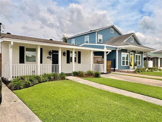 5925 Pauline Dr, New Orleans, LA 70126