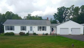 505 Black Forest Dr, Hermon, ME 04401