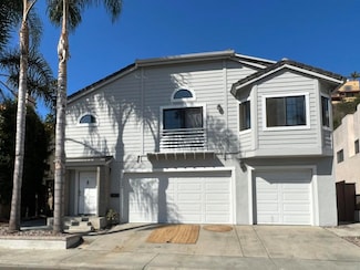 4556 Cove Dr, Carlsbad, CA 92008