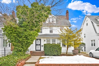 188-22 Lewiston Ave, Jamaica, NY 11412