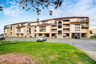 1803 E Perry St Unit 59, Port Clinton, OH 43452