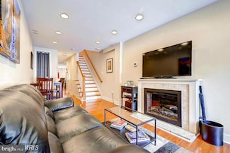 608 S Washington St, Baltimore, MD 21231