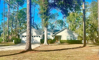 1113 Golf Club Rd, Douglas, GA 31533