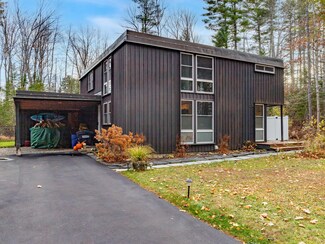 28 Westwood Dr, Orono, ME 04473