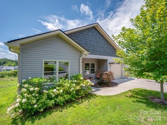 43 Middle St, Hendersonville, NC 28792