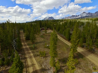 6 High Country Dr, Dubois, WY 82513