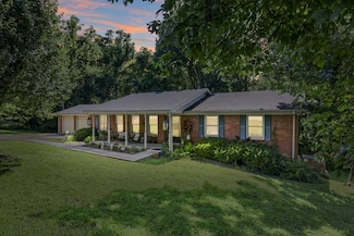 144 Waggoner St, Carthage, TN 37030