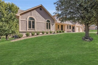 411 N Park Dr, Raymore, MO 64083