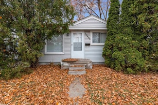 27699 Brettonwoods St, Madison Heights, MI 48071