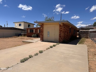 10045 Kellogg St, El Paso, TX 79924