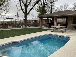 411 Labadie St, Sterling City, TX 76951