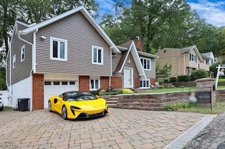 11 Idalroy Trail, Hopatcong, NJ 07843