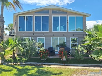 560 Sand Dollar Dr, Port Isabel, TX 78578