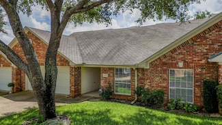 5401 Hollytree Dr, Tyler, TX 75703