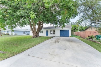 1041 SE Spinnaker Ave, Port Saint Lucie, FL 34983