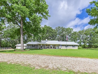 1907 Shop Branch Rd, Huntington, TX 75949