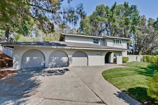 2900 Hallmark Dr, Belmont, CA 94002