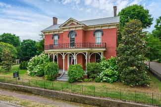 204 E Deaderick St, Jackson, TN 38301