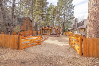 212 Spruce Ln, Sugarloaf, CA 92386