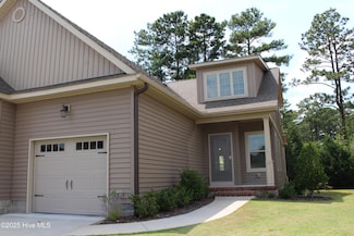 16 Cypress Cir, Southern Pines, NC 28387