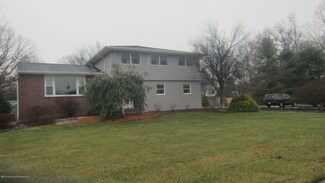 8 Cooper Dr, Howell, NJ 07731