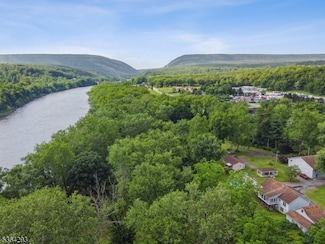 13 Susquehanna Ln, Columbia, NJ 07832