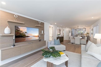 320 14th Ave S Unit 320E, Naples, FL 34102
