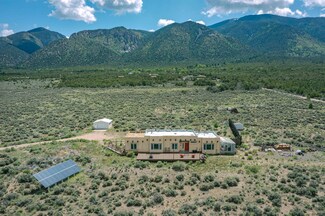 131 Quintana Rd, Questa, NM 87556