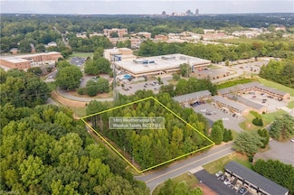1805 Weatherwood Ln, Winston-Salem, NC 27103