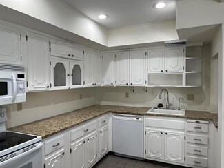 346 Yorktowne Cir, Lake Worth, FL 33462